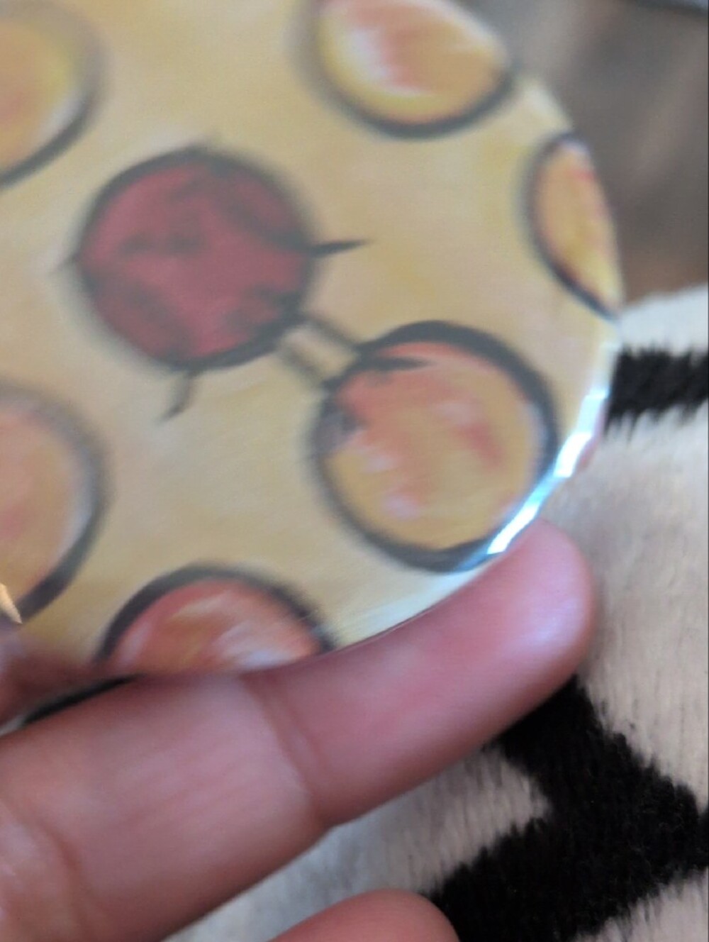 Compact Mirror With Red Bird Pattern - Picture 5 of 6